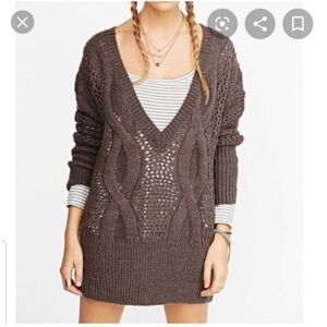 Urban Outfitters Kimchi Blue Tunic V Neck Sweater Size Xs